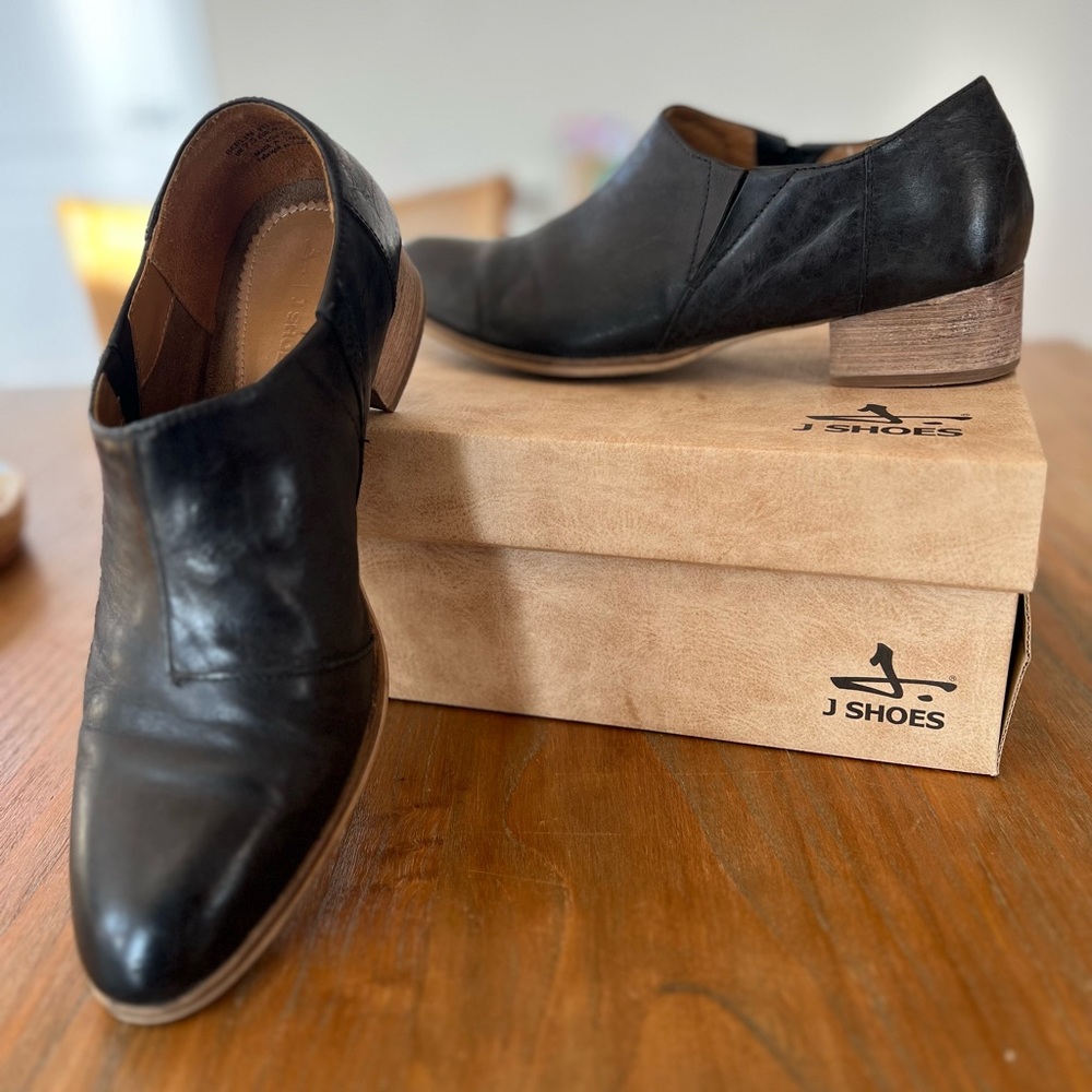 J. Shoes - Picture 3 of 10